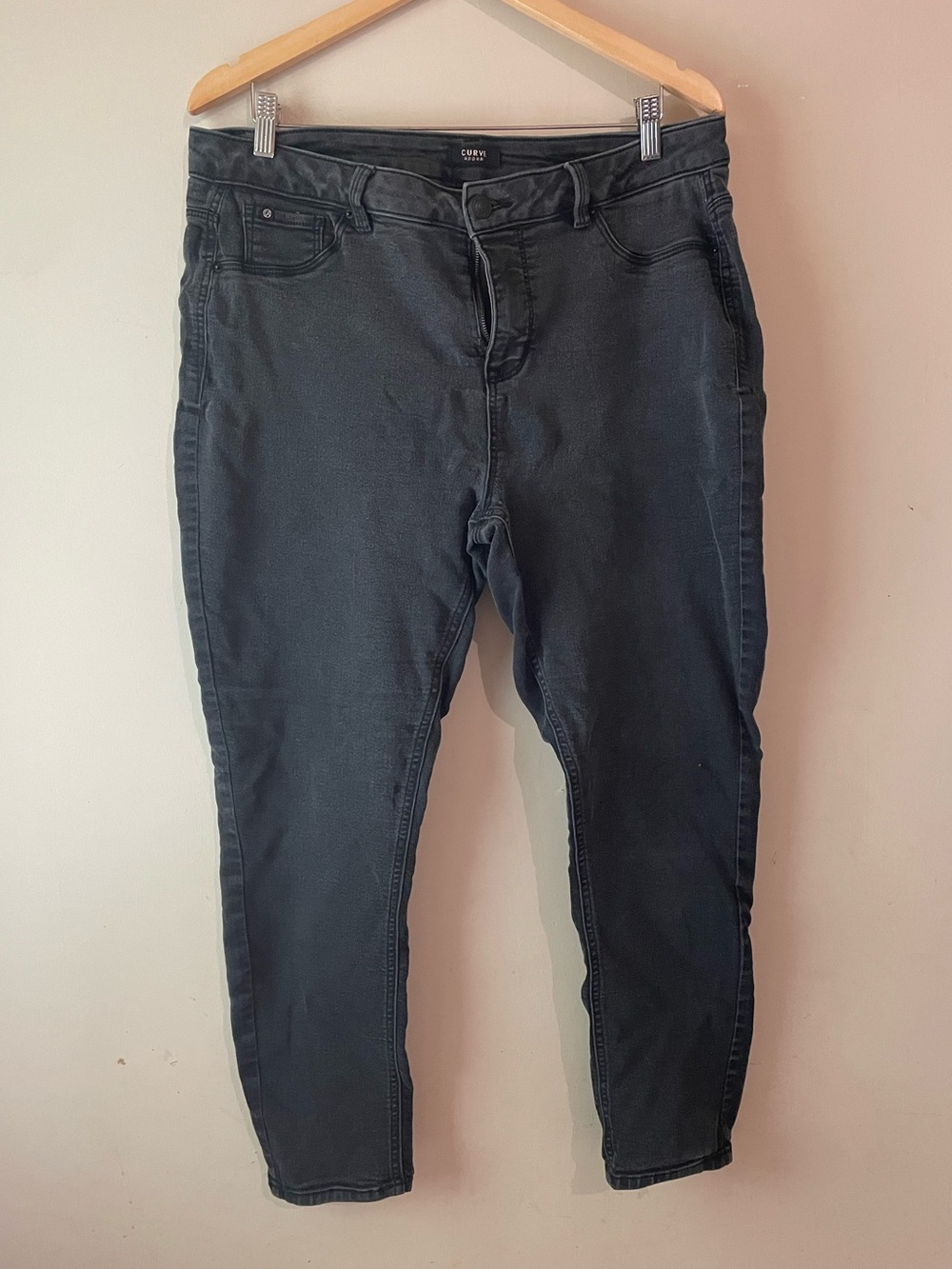 🐱 Curve Jeans Sz 16W Faded Black